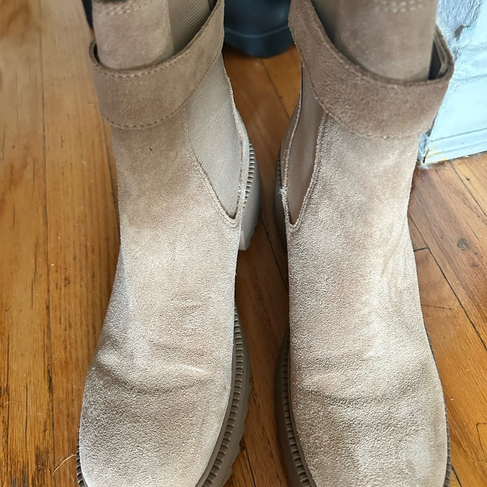 Steve Madden Tan Suede Buckle Ankle Boots